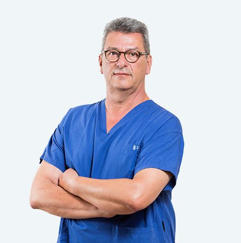 Dott. Takis Salonikidis, surgeon specialising in the PBS technique to treat hallux valgus.